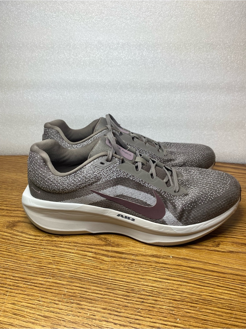 Nike Winflo 11 Cave Stone Gray Men’s Size 12 Running Shoes Sneakers FJ9509-200